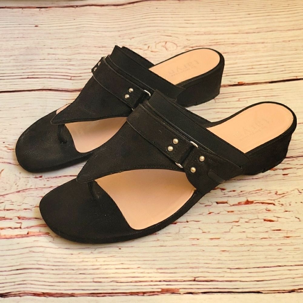 TARYN ROSE Black Thongs Size 8.5